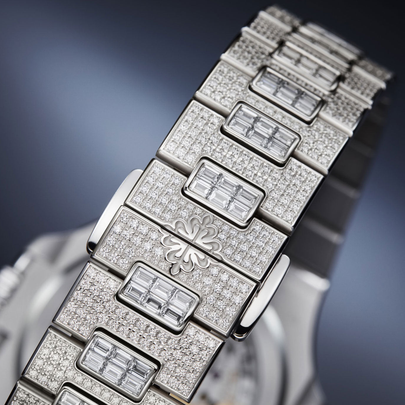 Unworn Patek Philippe Nautilus, 5811-1460G-001, box and papers