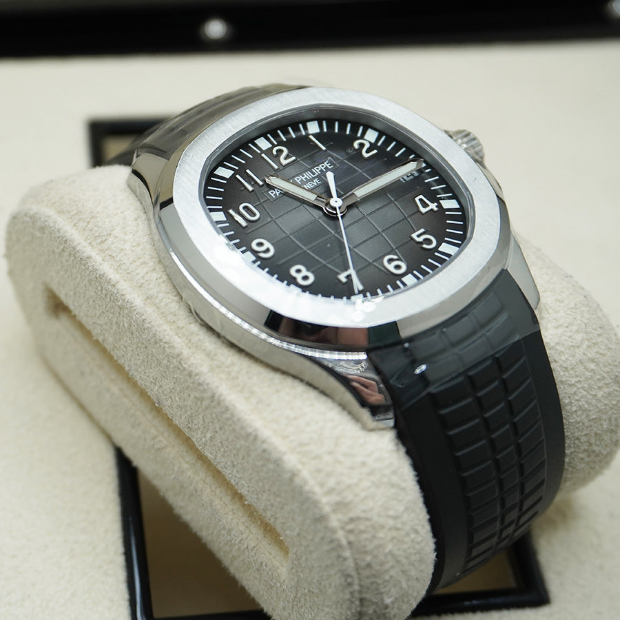 Patek Philippe Aquanaut 40mm 5167A Black Dial