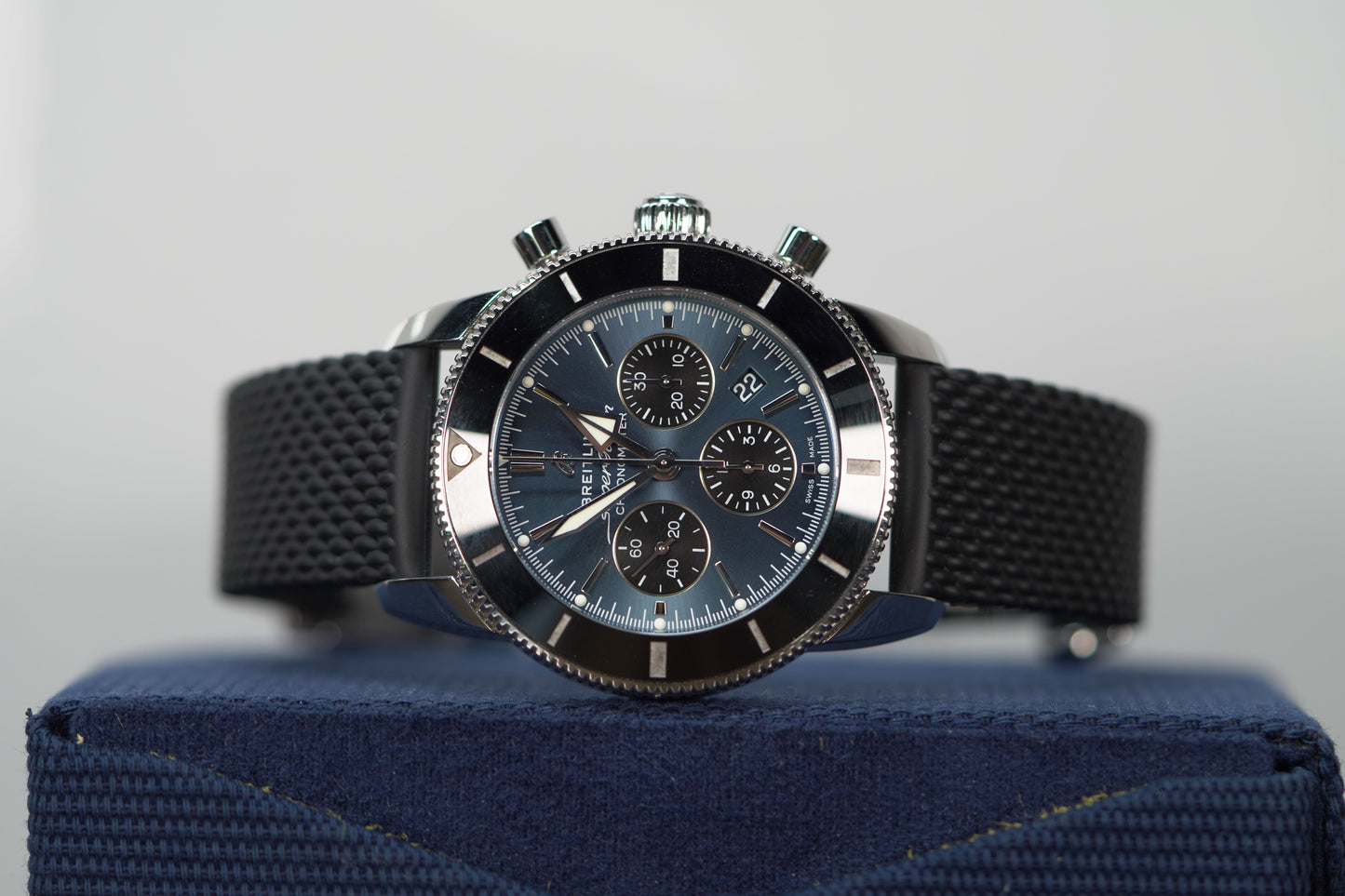 Breitling Superocean Heritage B01 Chronograph 44 mm Black And Blue Dial Stainless Steel Rubber Black Strap AB0162121C1S1