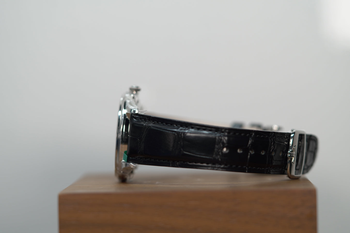 Jaeger-LeCoultre Master Ultra Thin Date 39 mm Silvered Grey Dial Stainless Steel   Leather Strap Q1238420