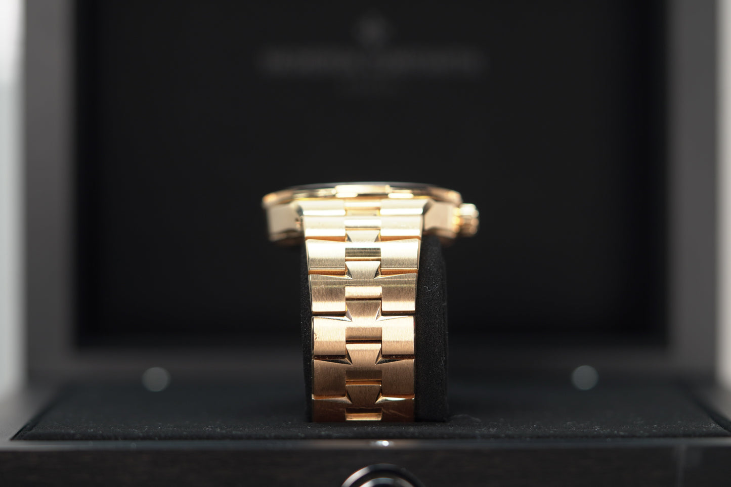 Vacheron Constantin Overseas self-winding 34.5 mm Blue Dial 18K Pink Gold Bracelet 4600V/200R-B979