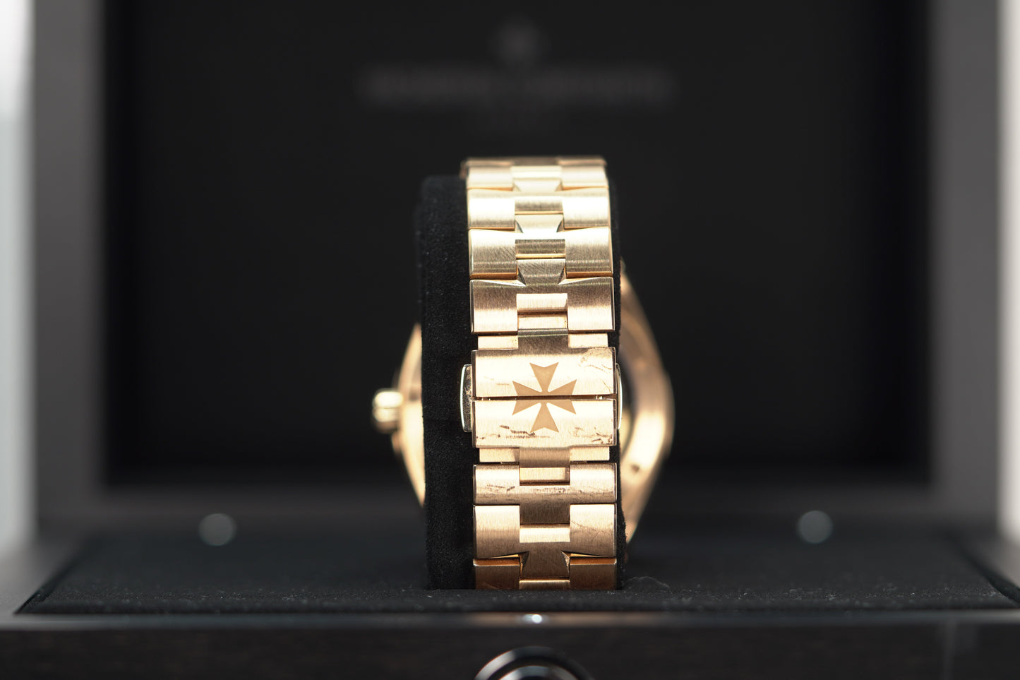 Vacheron Constantin Overseas self-winding 34.5 mm Blue Dial 18K Pink Gold Bracelet 4600V/200R-B979