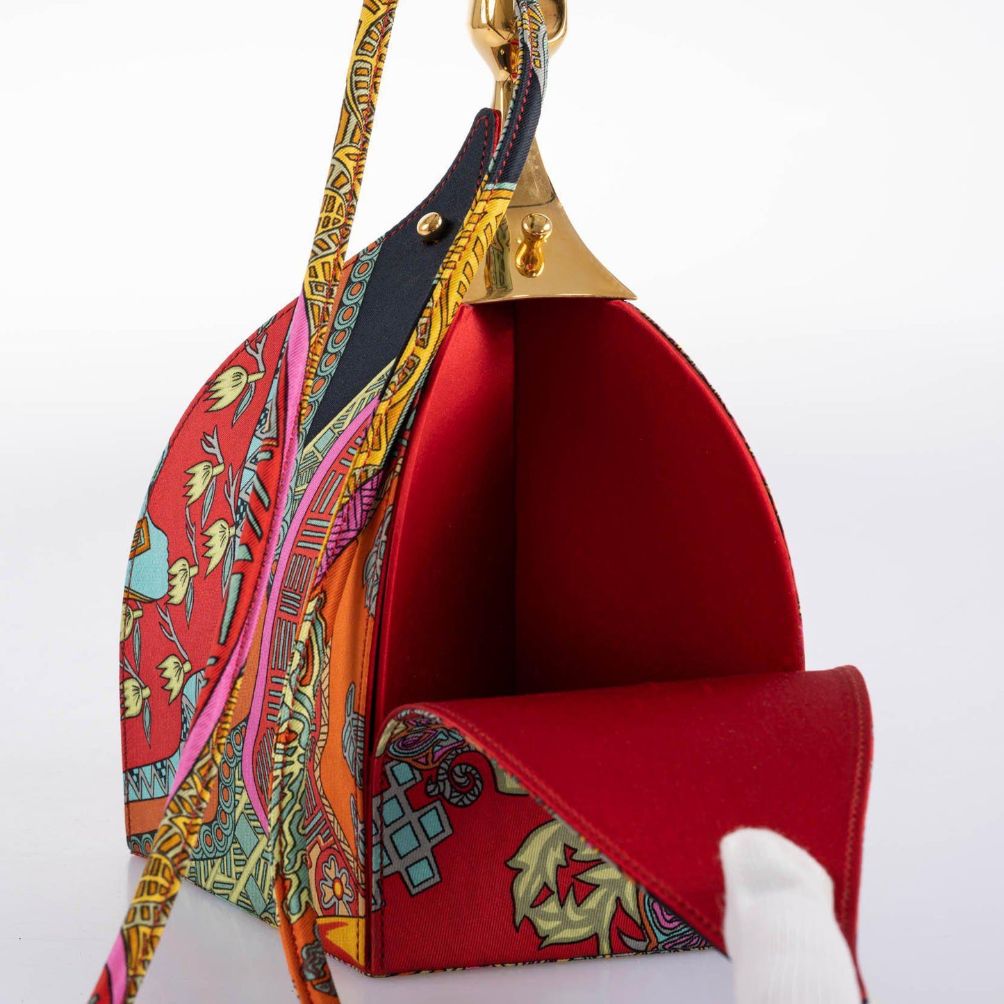 Hermès Unique Silk ‘Art des Steppes’ Yurt Runway Bag - 1991