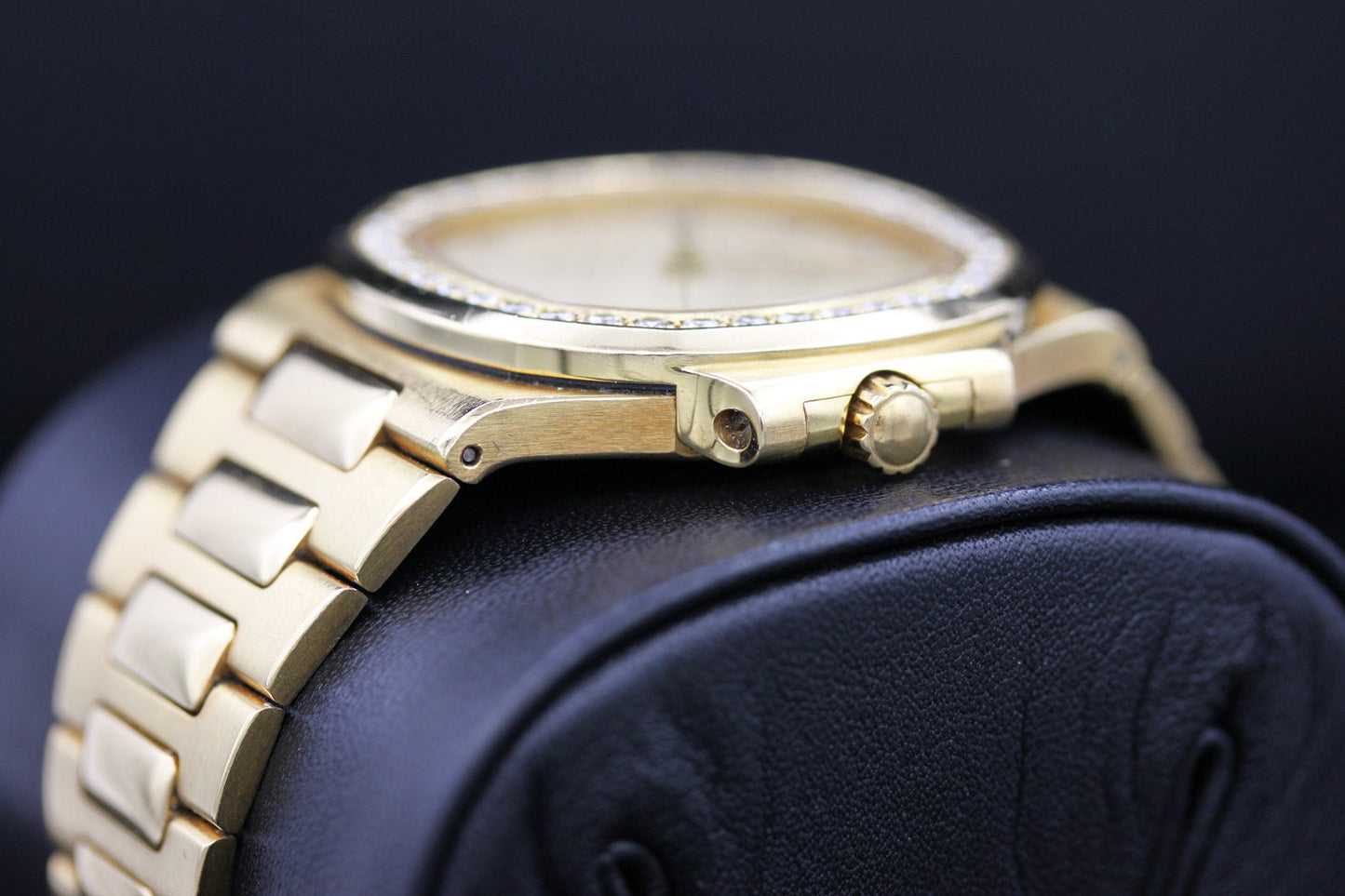 Patek Philippe Nautilus 3800J/003 Factory Diamond Set Dial / Bezel 37mm Cream Dial Pre-Owned