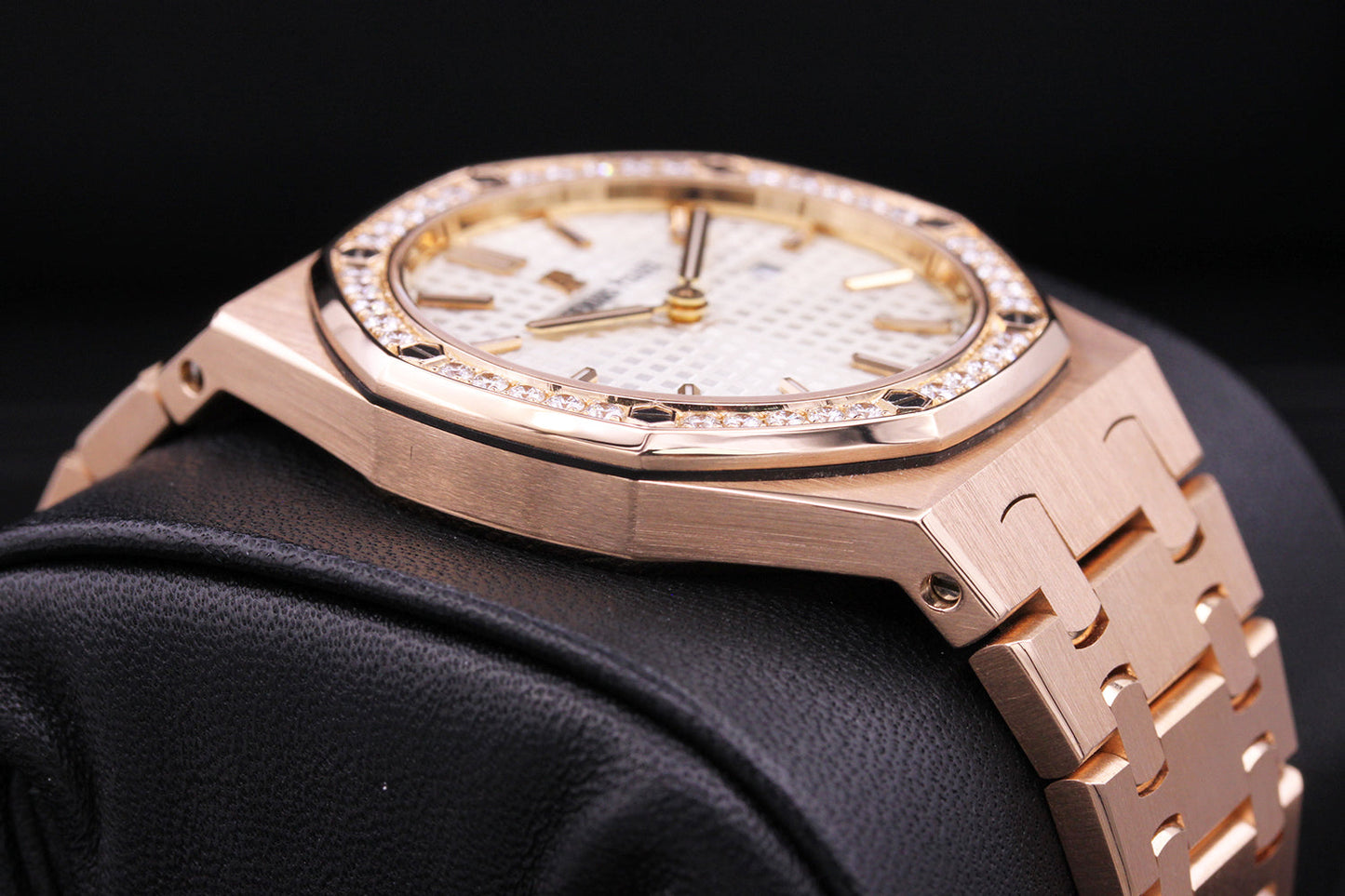 Audemars Piguet Royal Oak Quartz 33mm 67651OR Silver Dial Pre-Owned