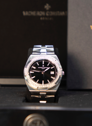 Vacheron Constantin Overseas quartz 33 mm Black Dial with Diamonds Stainless Steel Bracelet 1205V/100A-B591