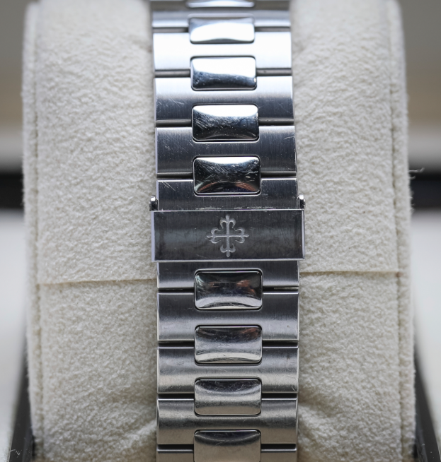 Patek Philippe Nautilus Blue Dial Stainless Steel 40mm 5711/1A-010