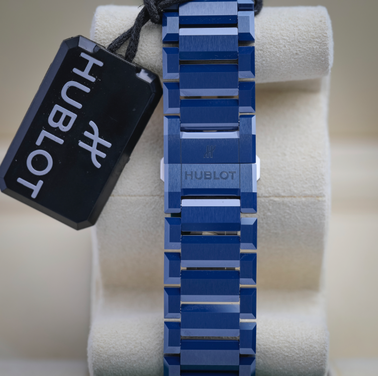 HUBLOT Big Bang Integrated Blue Ceramic 42 mm Transparent Dial Polished Blue Ceramic Bracelet 451.EX.5123.EX