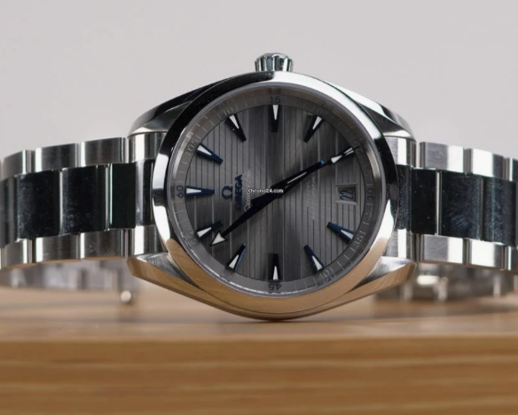 OMEGA Seamaster Aqua Terra 41 mm Grey Dial Stainless Steel Bracelet 220.10.41.21.06.001