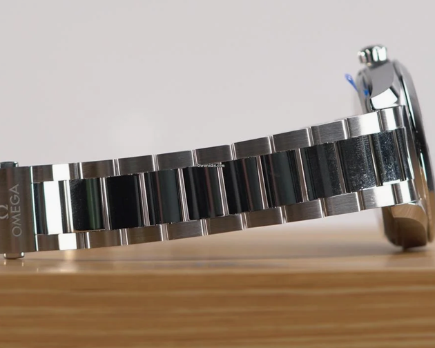 OMEGA Seamaster Aqua Terra 41 mm Grey Dial Stainless Steel Bracelet 220.10.41.21.06.001