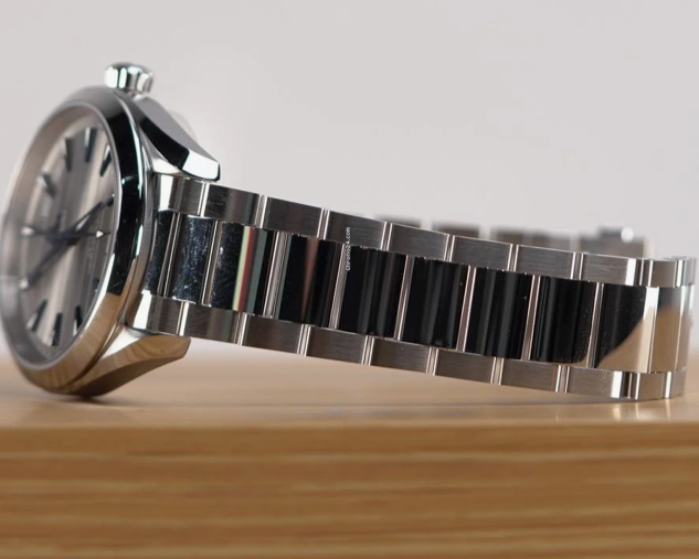 OMEGA Seamaster Aqua Terra 41 mm Grey Dial Stainless Steel Bracelet 220.10.41.21.06.001