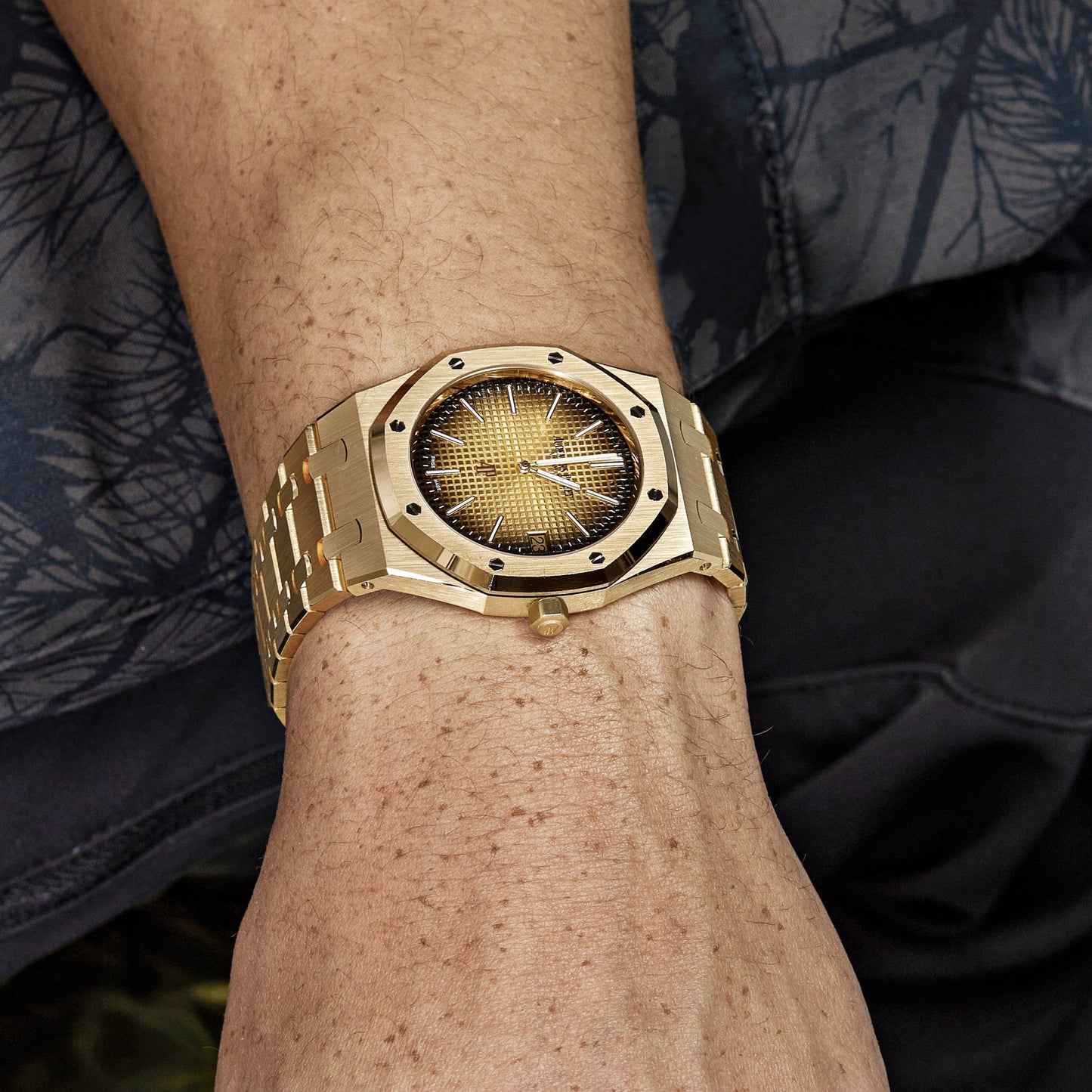 Audemars Piguet Royal Oak 16202BA.OO.1240BA.02 'Jumbo' Extra-Thin Yellow Gold (2024)