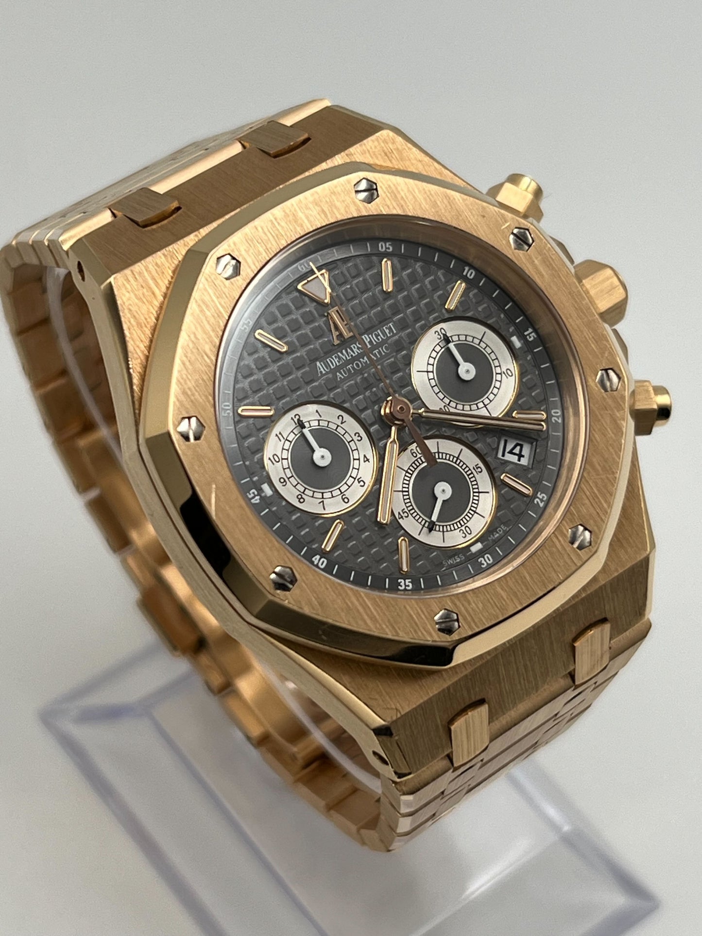 Audemars Piguet Royal Oak 26022OR.OO.D098CR.02 Chronograph Rose Gold Grey Dial