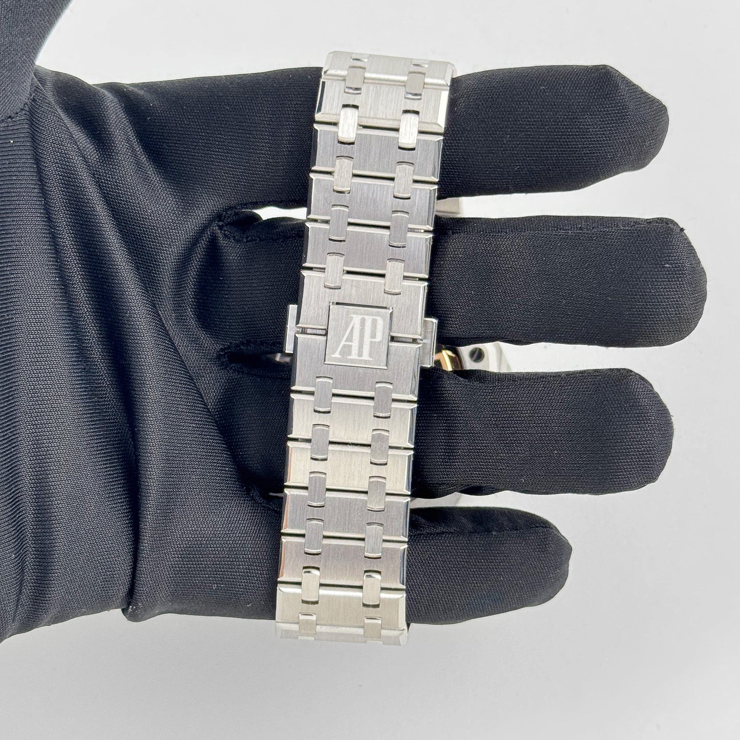 Audemars Piguet Royal Oak 26239BC.OO.1220BC.01 Chronograph White Gold Blue Dial Limited Edition of 222 (2024)