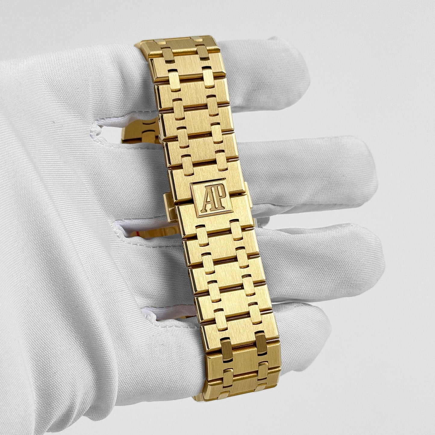 Audemars Piguet Royal Oak 26320BA.OO.1220BA.02 Chronograph Yellow Gold Blue Dial (2016)