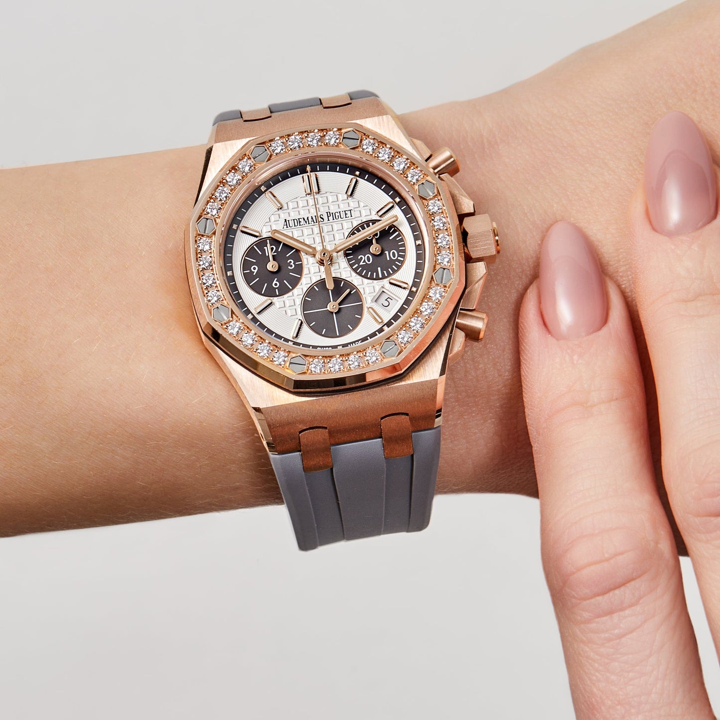 Audemars Piguet Royal Oak Offshore 26231OR.ZZ.D003CA.01 'Ladies' Chronograph Rose Gold Diamond Bezel Silver Dial