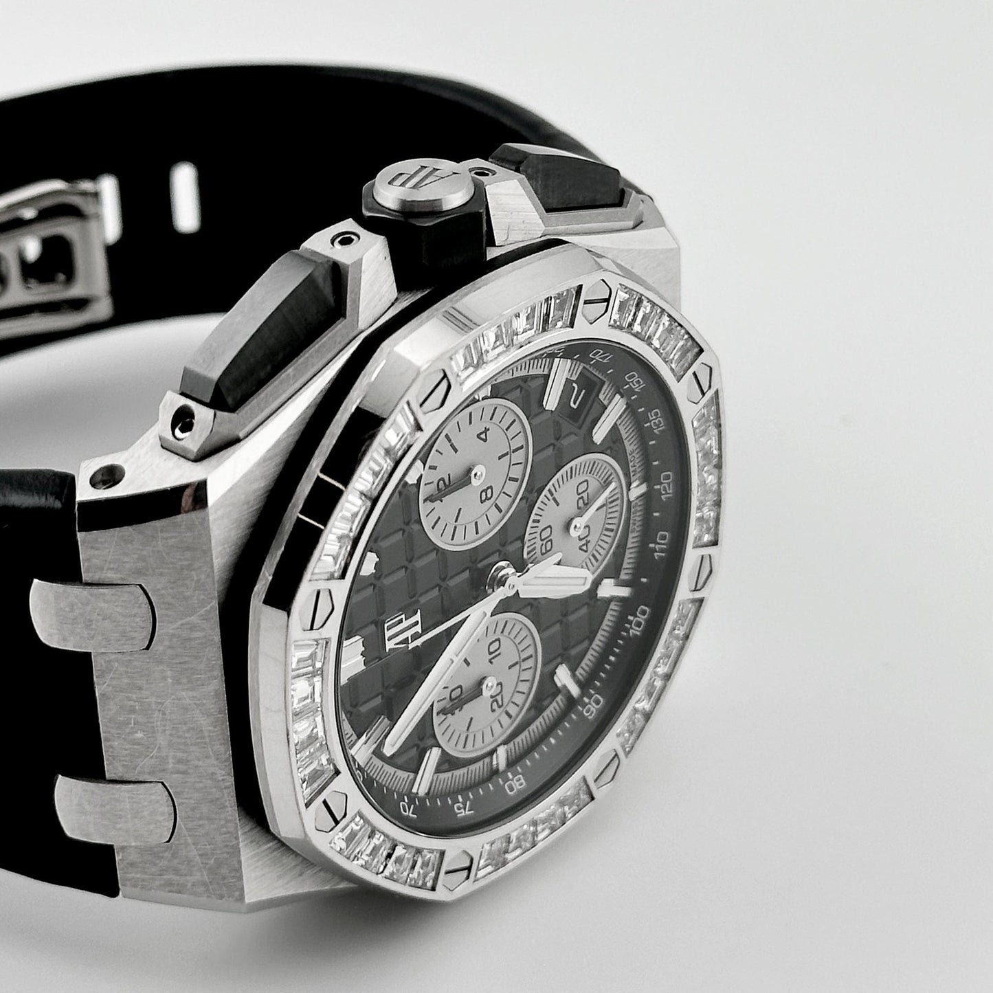 Audemars Piguet Royal Oak Offshore 26424BC.ZZ.D002CA.01 Chronograph White Gold Black Dial Diamond Bezel (2024)