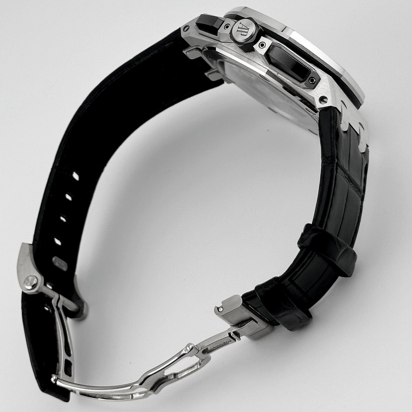 Audemars Piguet Royal Oak Offshore 26424BC.ZZ.D002CA.01 Chronograph White Gold Black Dial Diamond Bezel (2024)