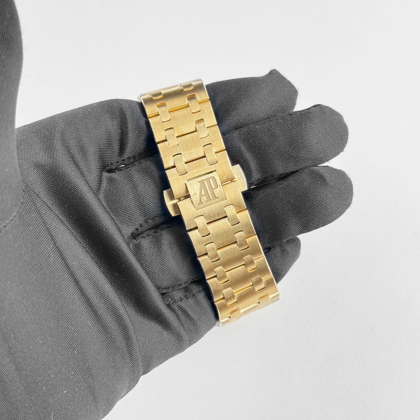 Audemars Piguet Royal Oak Offshore Chronograph 26470BA.OO.1000BA.01 Yellow Gold Blue Dial (2017)