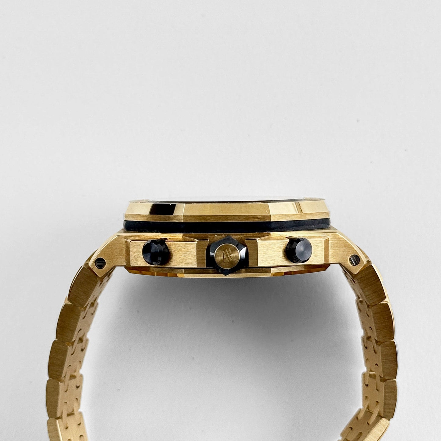 Audemars Piguet Royal Oak Offshore Chronograph 26470BA.OO.1000BA.01 Yellow Gold Blue Dial (2017)