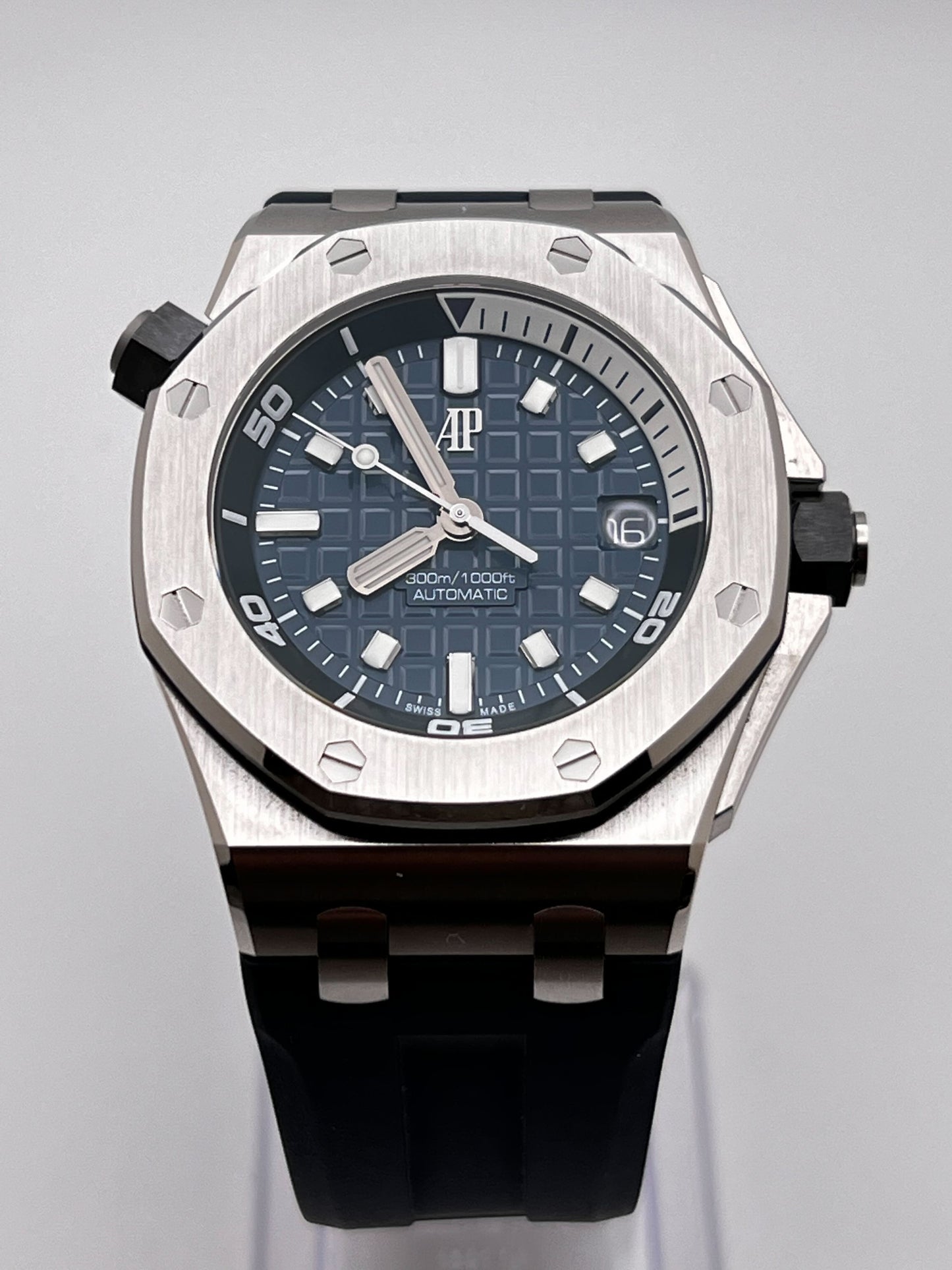 Audemars Piguet Royal Oak Offshore 15720ST.OO.A027CA.01 Diver Stainless Steel Blue Dial