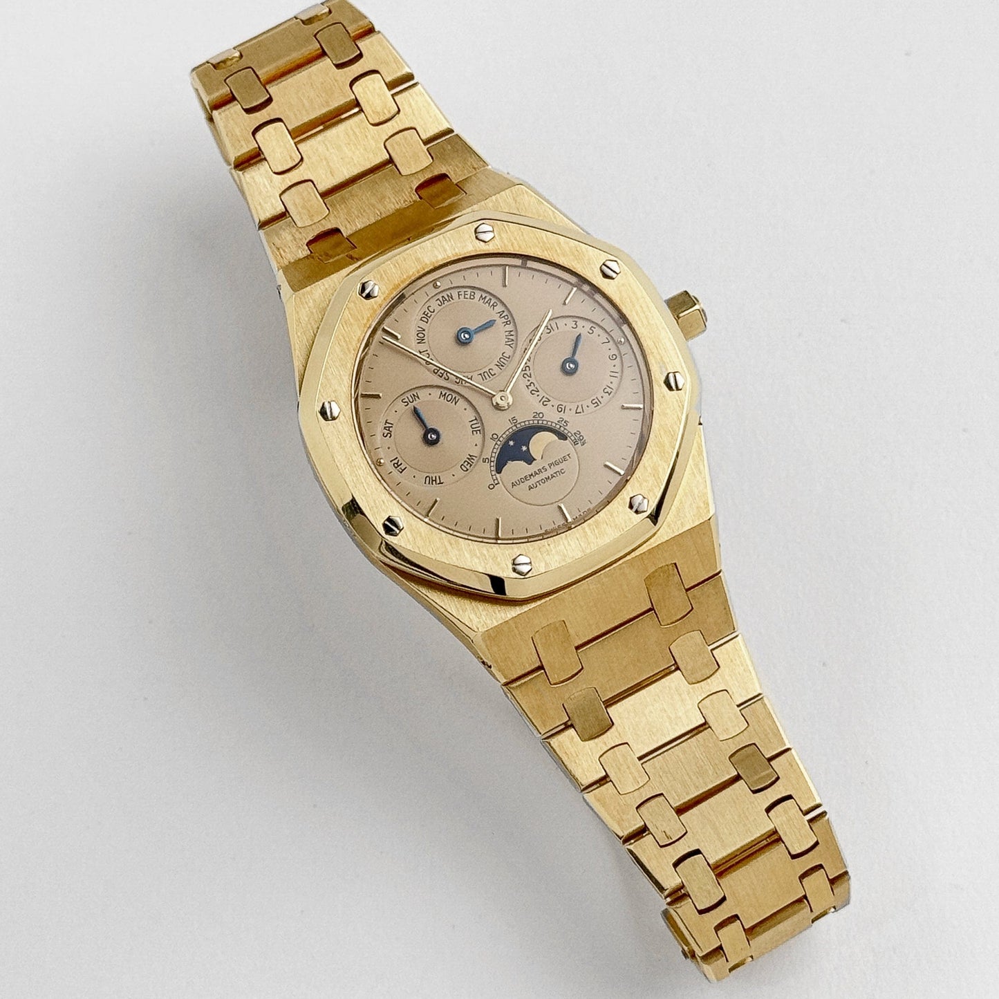 Audemars Piguet Royal Oak Perpetual Calendar 25654BA.OO.0944BA.01 Yellow Gold Gold Dial (1989)