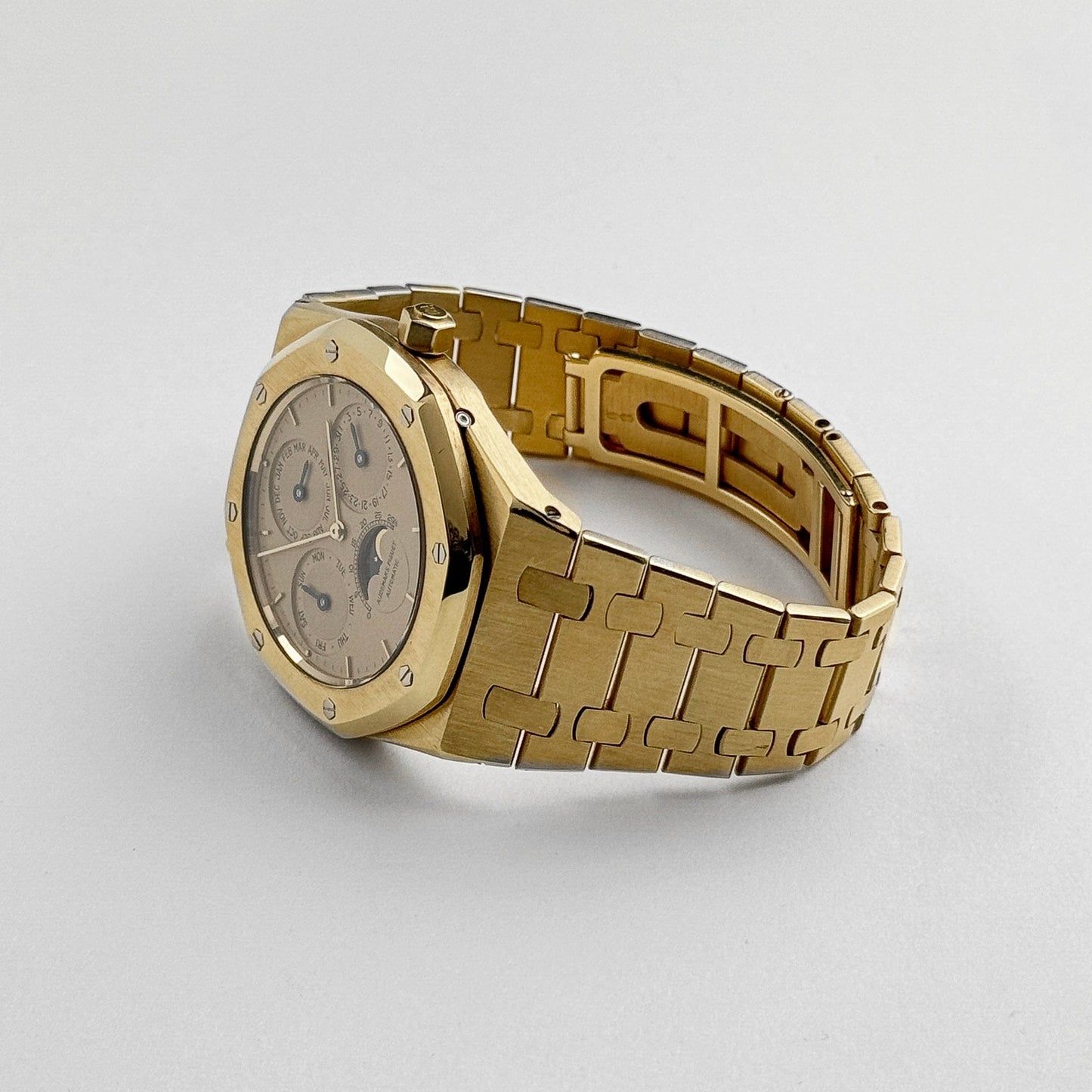 Audemars Piguet Royal Oak Perpetual Calendar 25654BA.OO.0944BA.01 Yellow Gold Gold Dial (1989)