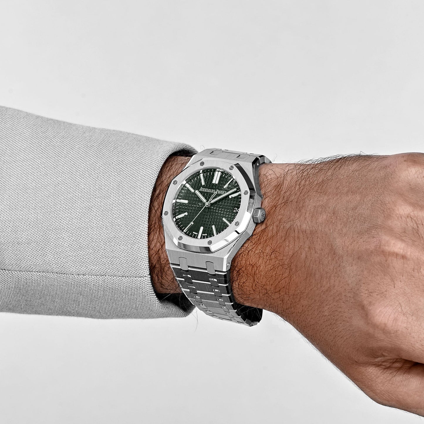 Audemars Piguet Royal Oak Selfwinding 15510ST.OO.1320ST.09 Stainless Steel Green Dial (2025)