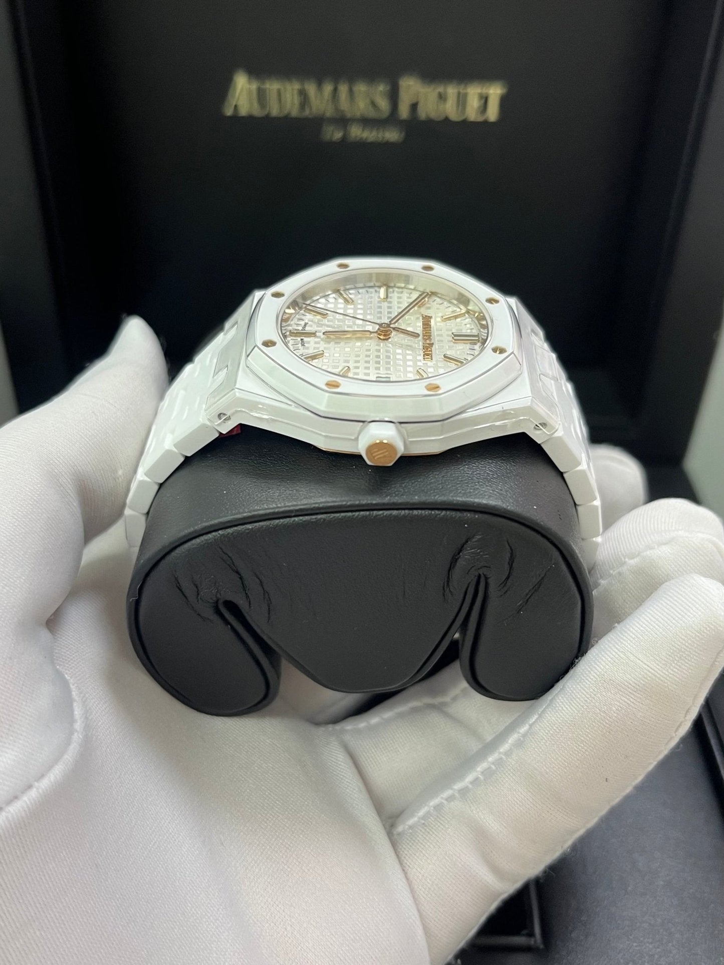 Audemars Piguet Royal Oak Selfwinding White Ceramic 77350CB.OO.1266CB.01
