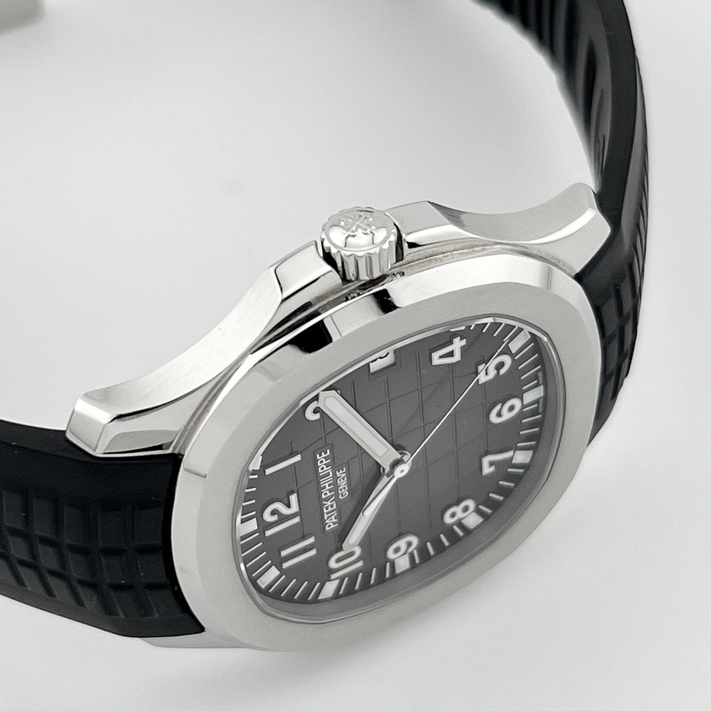 Patek Philippe Aquanaut 5167A-001 Selfwinding Stainless Steel Black Dial (2021)