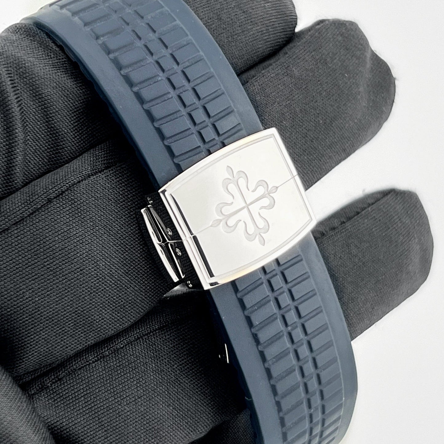 Patek Philippe Aquanaut 5168G-001 White Gold Blue Dial (2019)