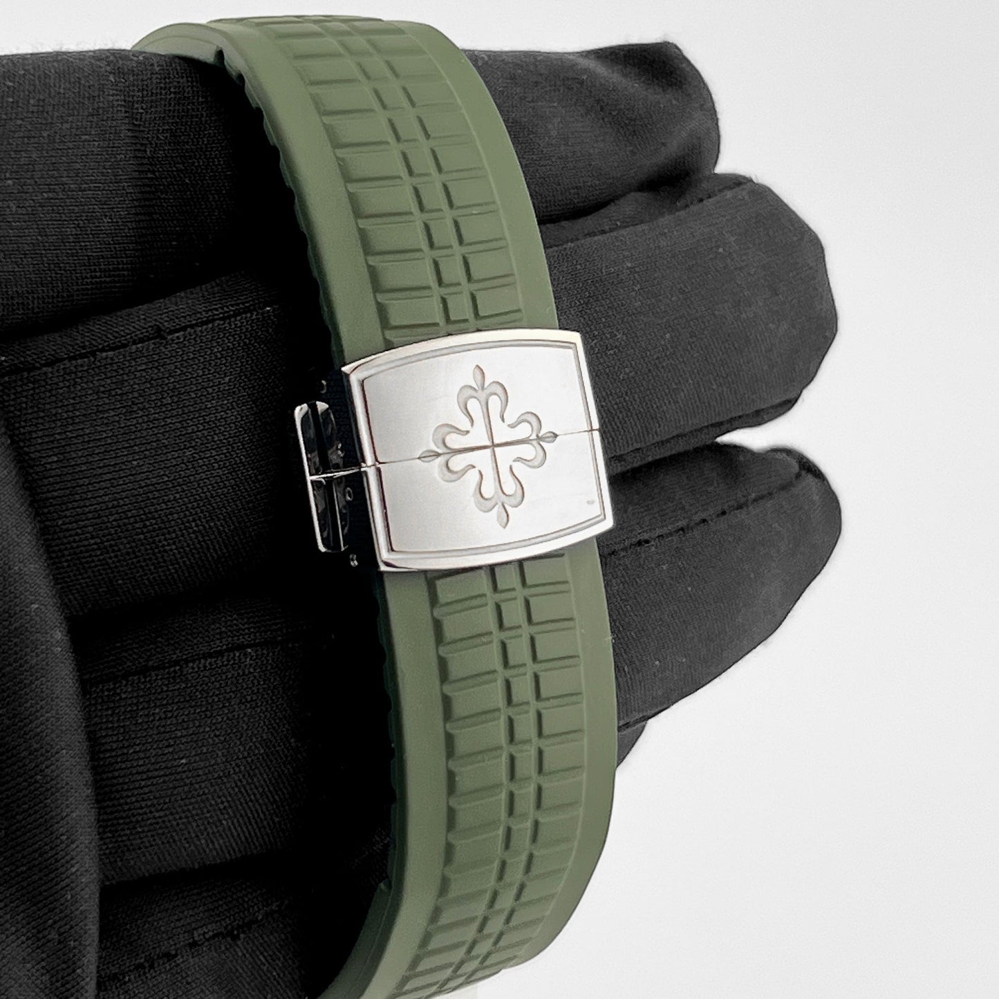 Patek Philippe Aquanaut 5968G-010 Chronograph White Gold Khaki Green Dial (2021)