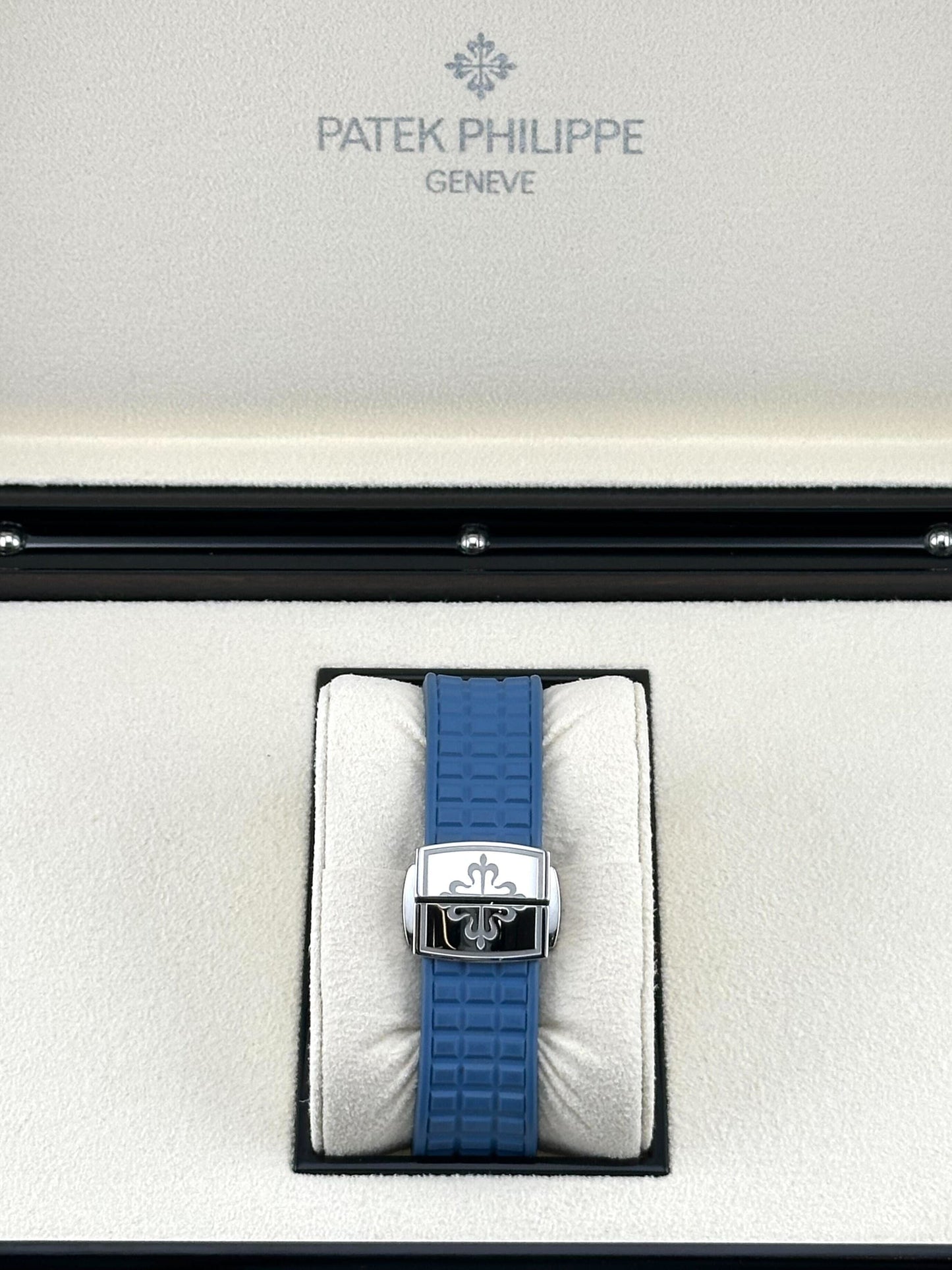 Patek Philippe Aquanaut Luce 5067A-022 'Ladies' Stainless Steel Blue Dial Diamond Bezel