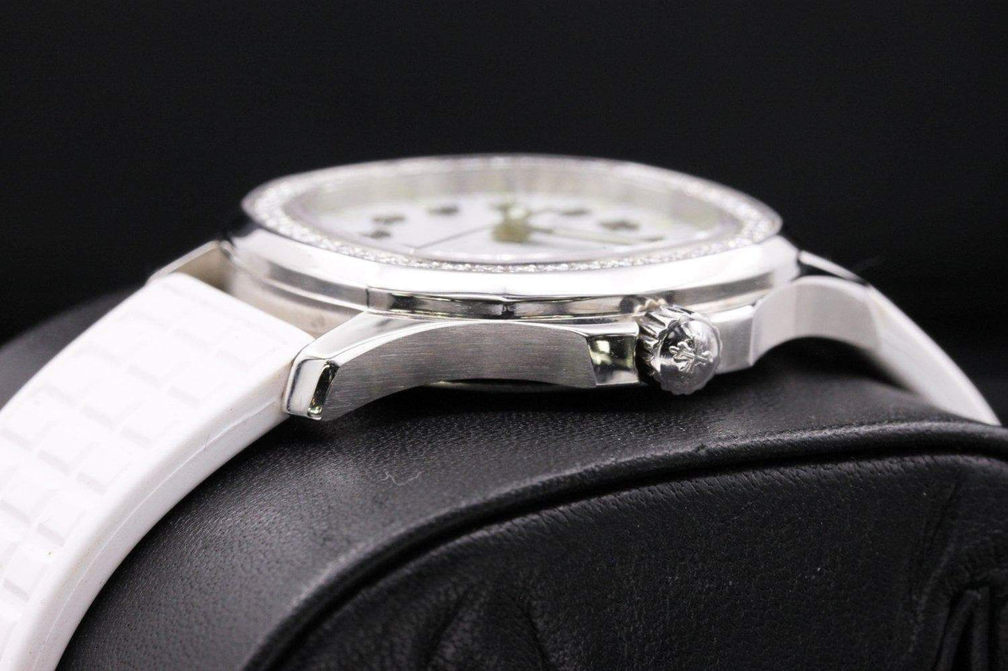 Patek Philippe Aquanaut Quartz 35mm 5067A White Dial Pre-Owned