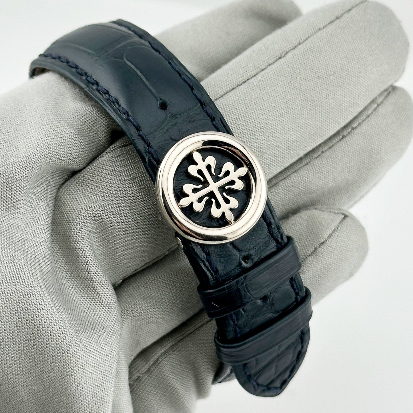 Patek Philippe Complications 5930G-010 World Time Flyback Chronograph White Gold Blue Dial (2022)