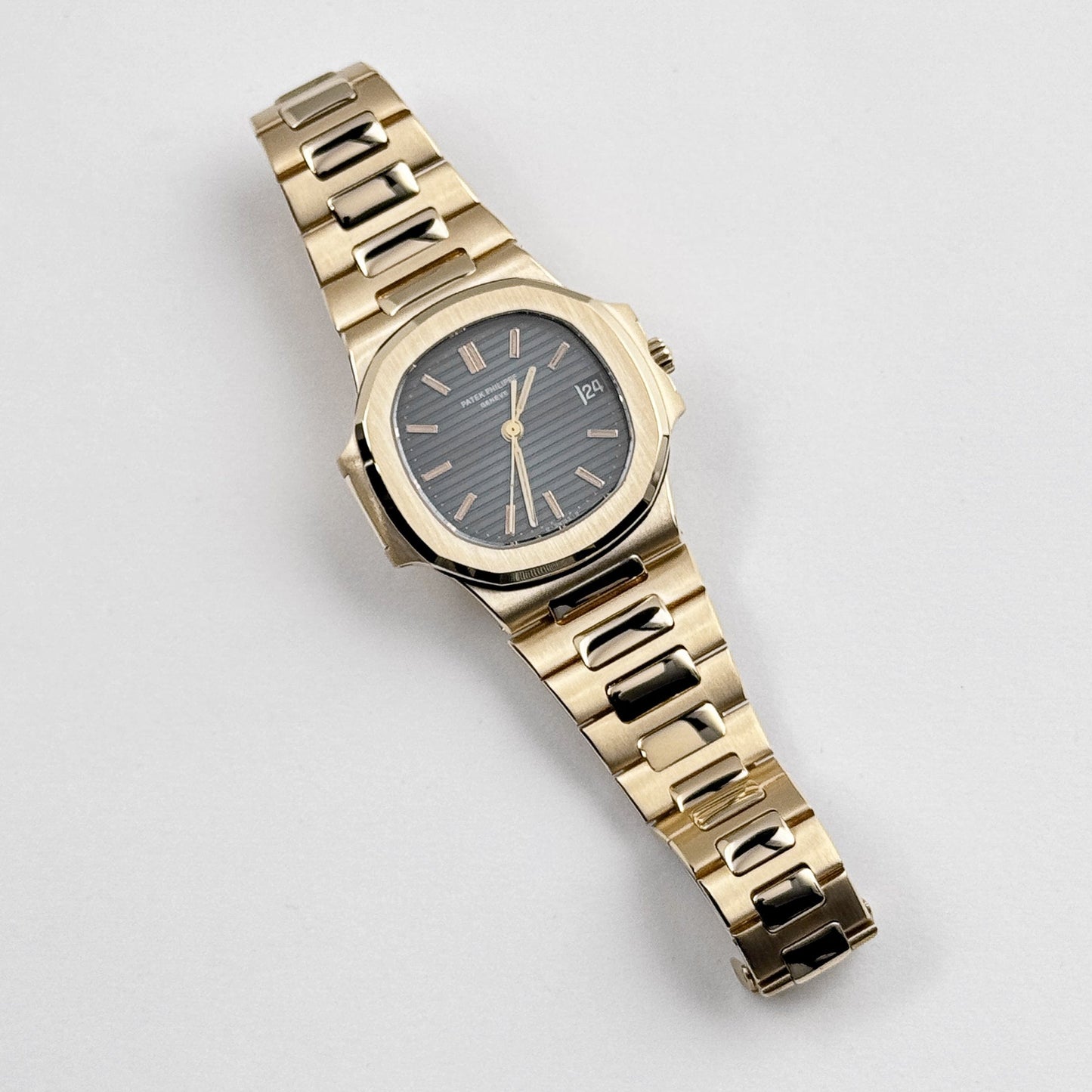 Patek Philippe Nautilus 3800/1 Yellow Gold Blue Dial (1983)