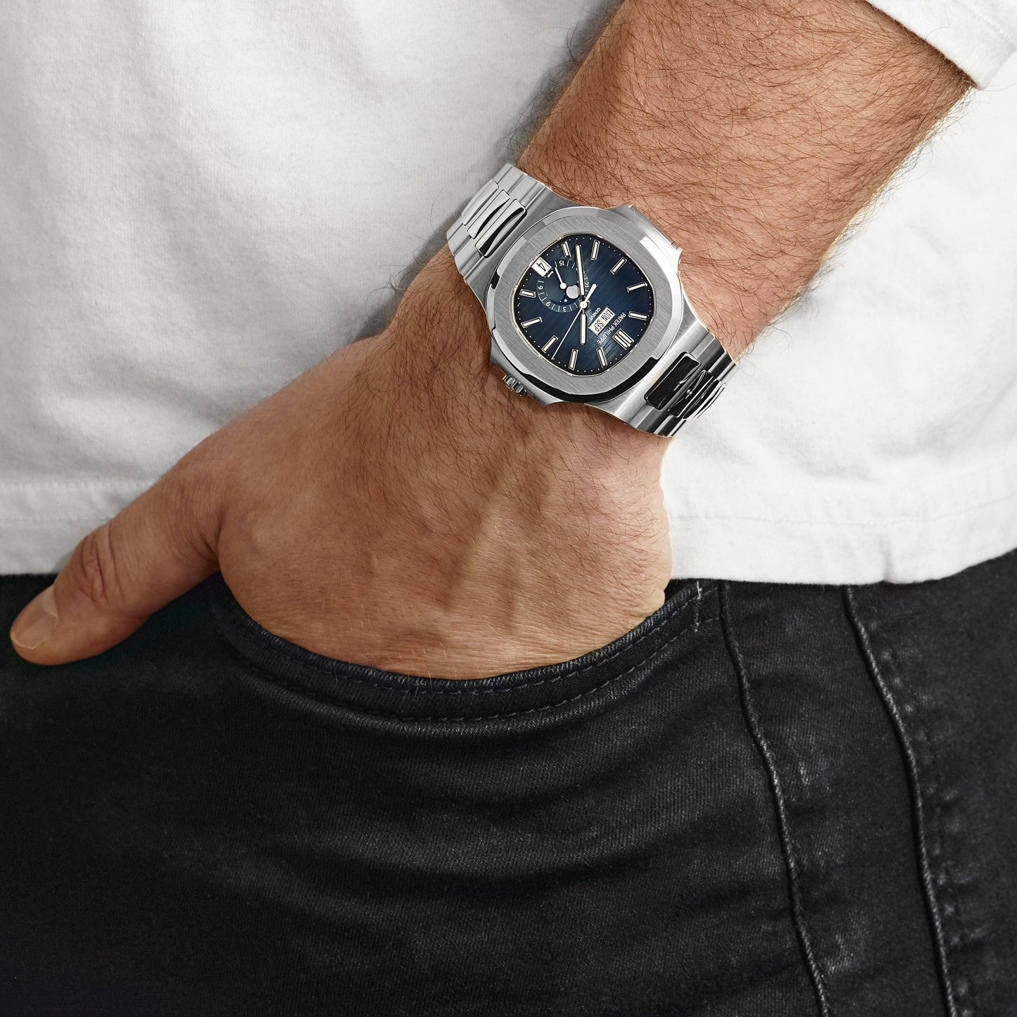 Patek Philippe Nautilus 5726/1A-014 Annual Calendar Stainless Steel Blue Dial (2020)