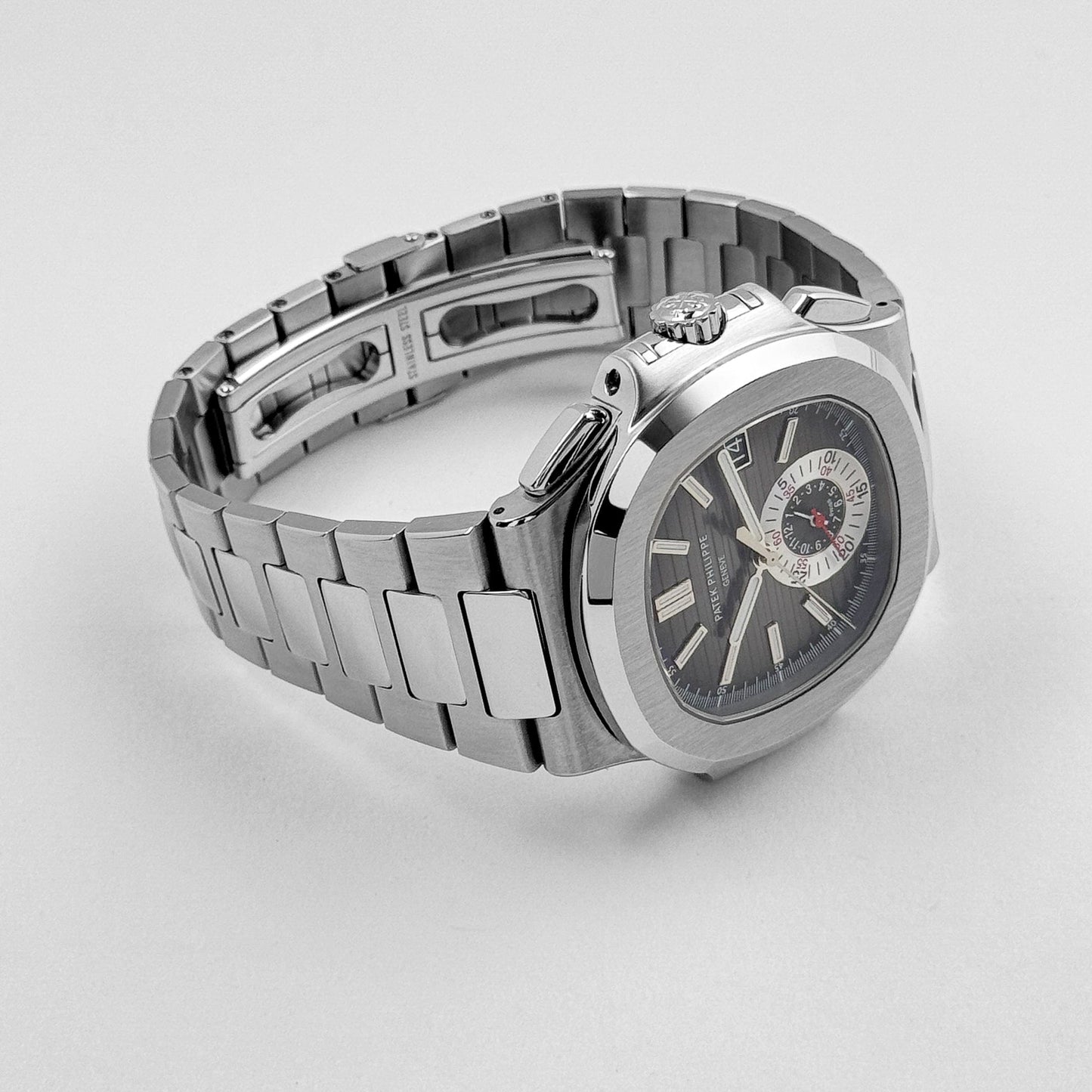 Patek Philippe Nautilus 5980/1A-014 Chronograph Stainless Steel Grey Dial (2013)