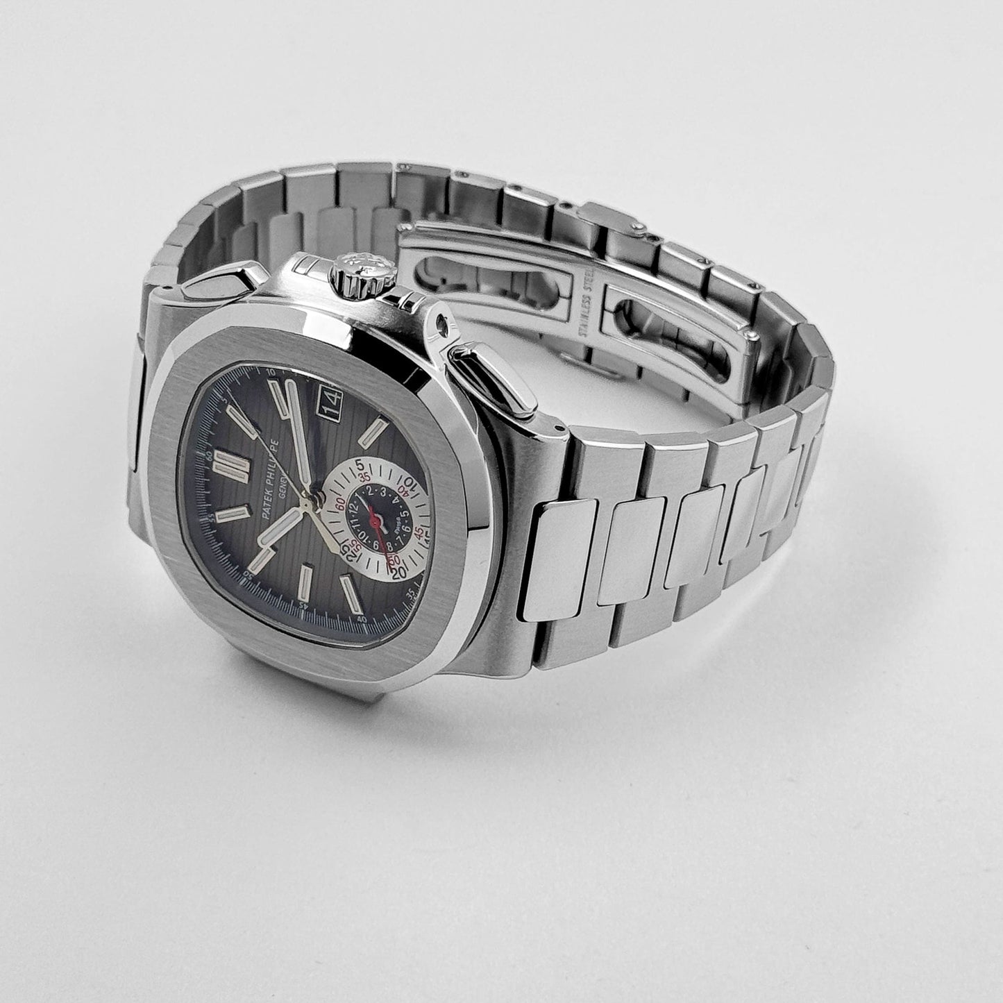 Patek Philippe Nautilus 5980/1A-014 Chronograph Stainless Steel Grey Dial (2013)