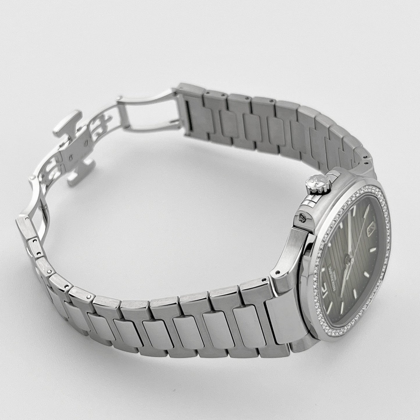 Patek Philippe Nautilus 7118/1200A-011 'Ladies' Stainless Steel Grey Dial Diamond Bezel (2025)