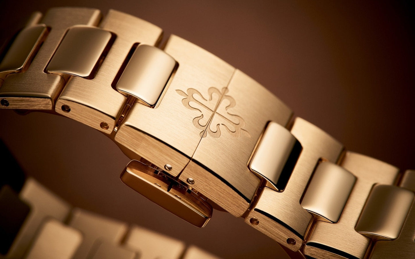 Patek Philippe Nautilus Ladies Automatic - 35.2 mm - Rose Gold - Golden Brown Opaline Dial 7118/1R-010