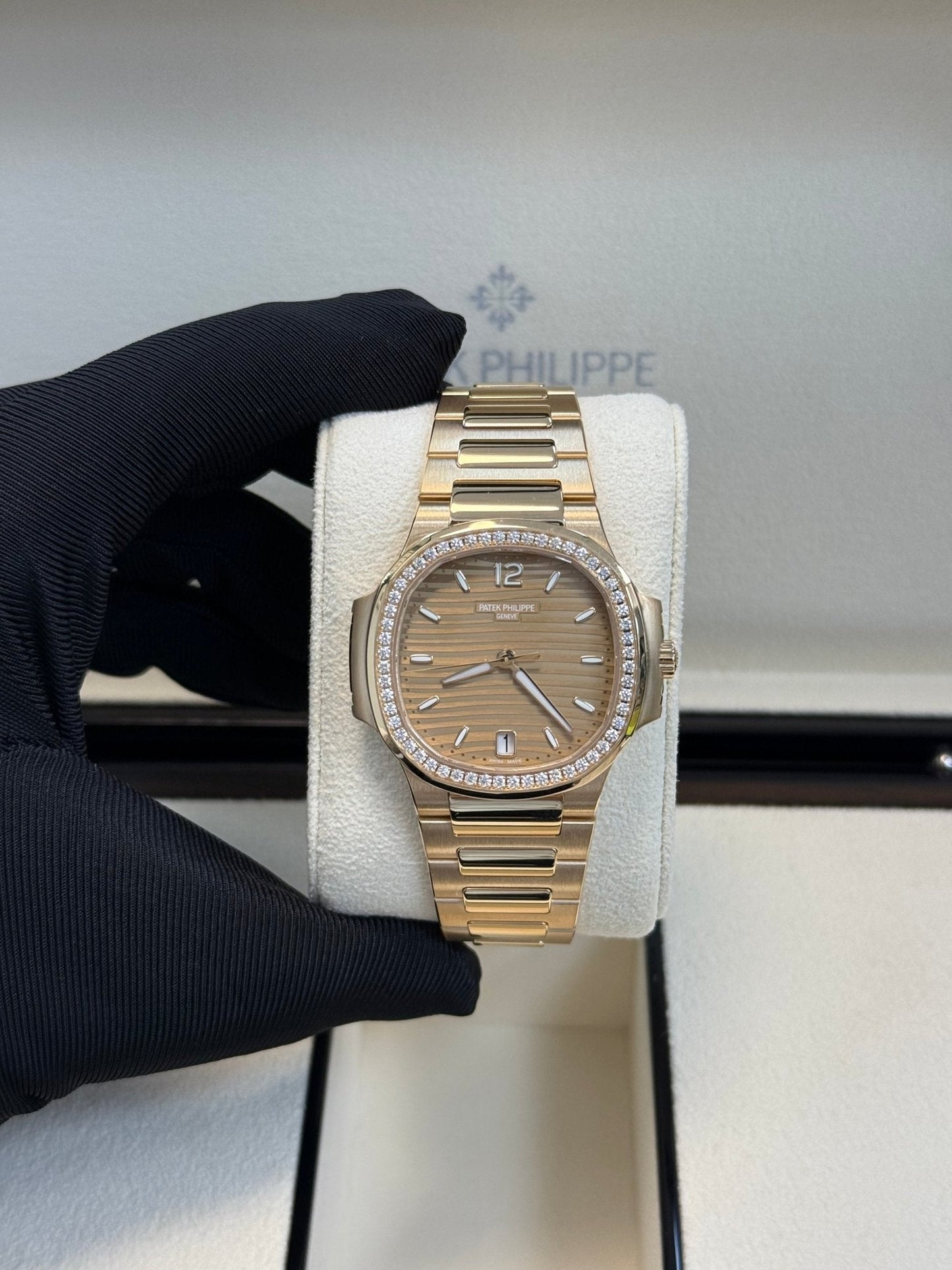 Patek Philippe Nautilus Rose Gold (Ref#7118/1200R-010)