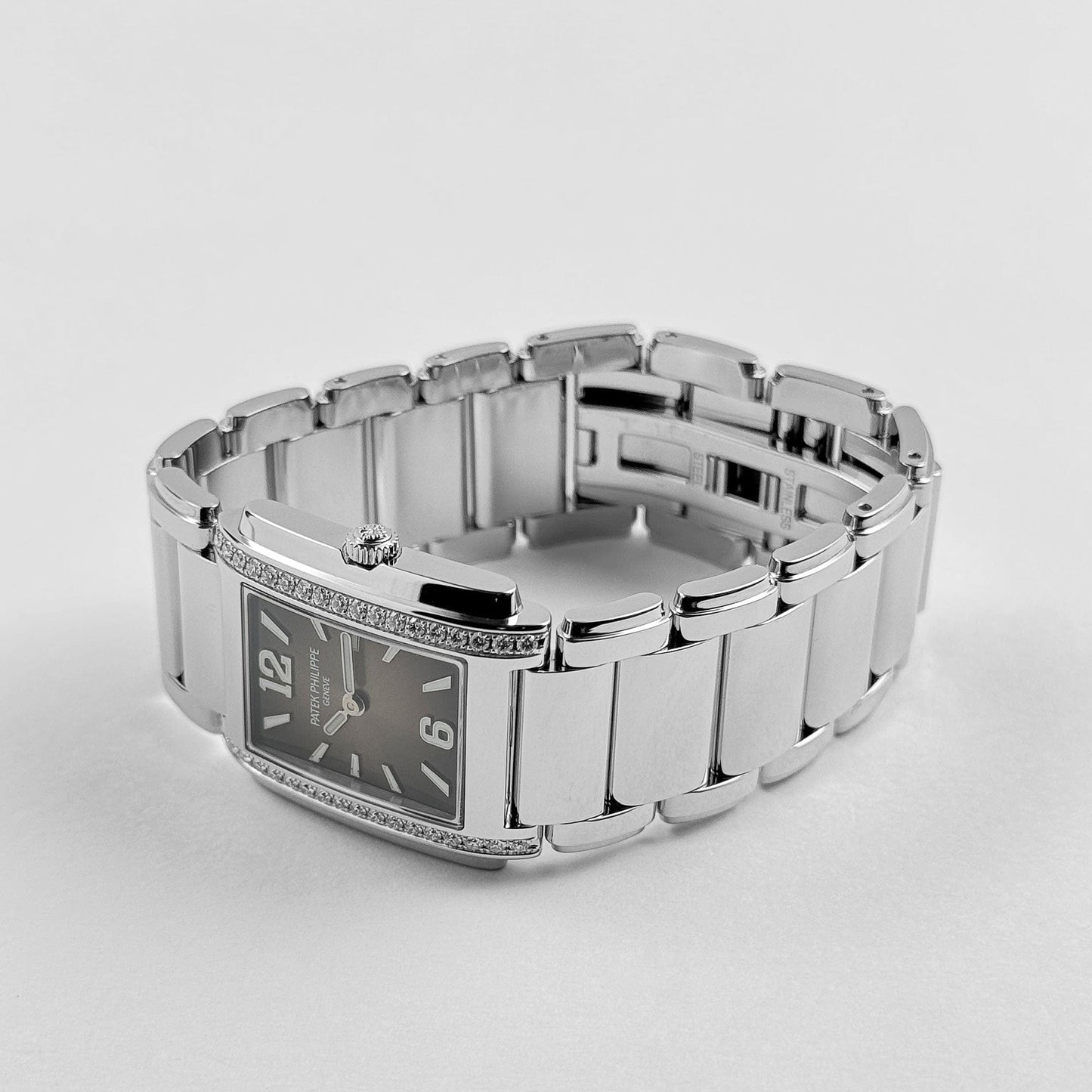 Patek Philippe Twenty-4 4910/1200A-010 'Ladies' Stainless Steel Gray Dial Diamond Bezel Quartz (2024)