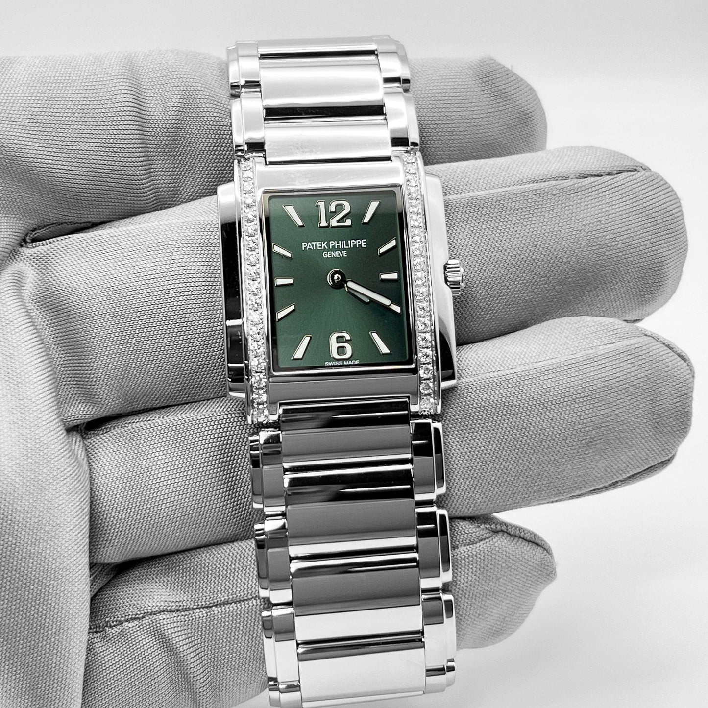 Patek Philippe Twenty-4 4910/1200A-011 'Ladies' Stainless Steel Green Diamond Dial Quartz