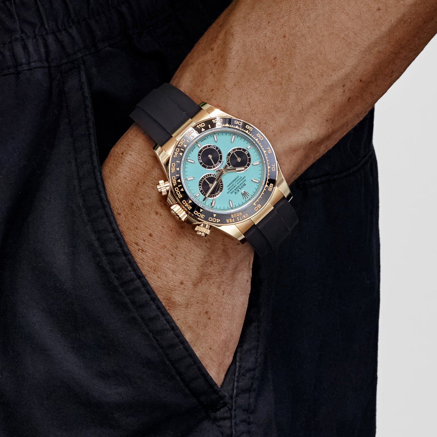 Rolex Daytona 126518LN Yellow Gold Turquoise Dial (2025)