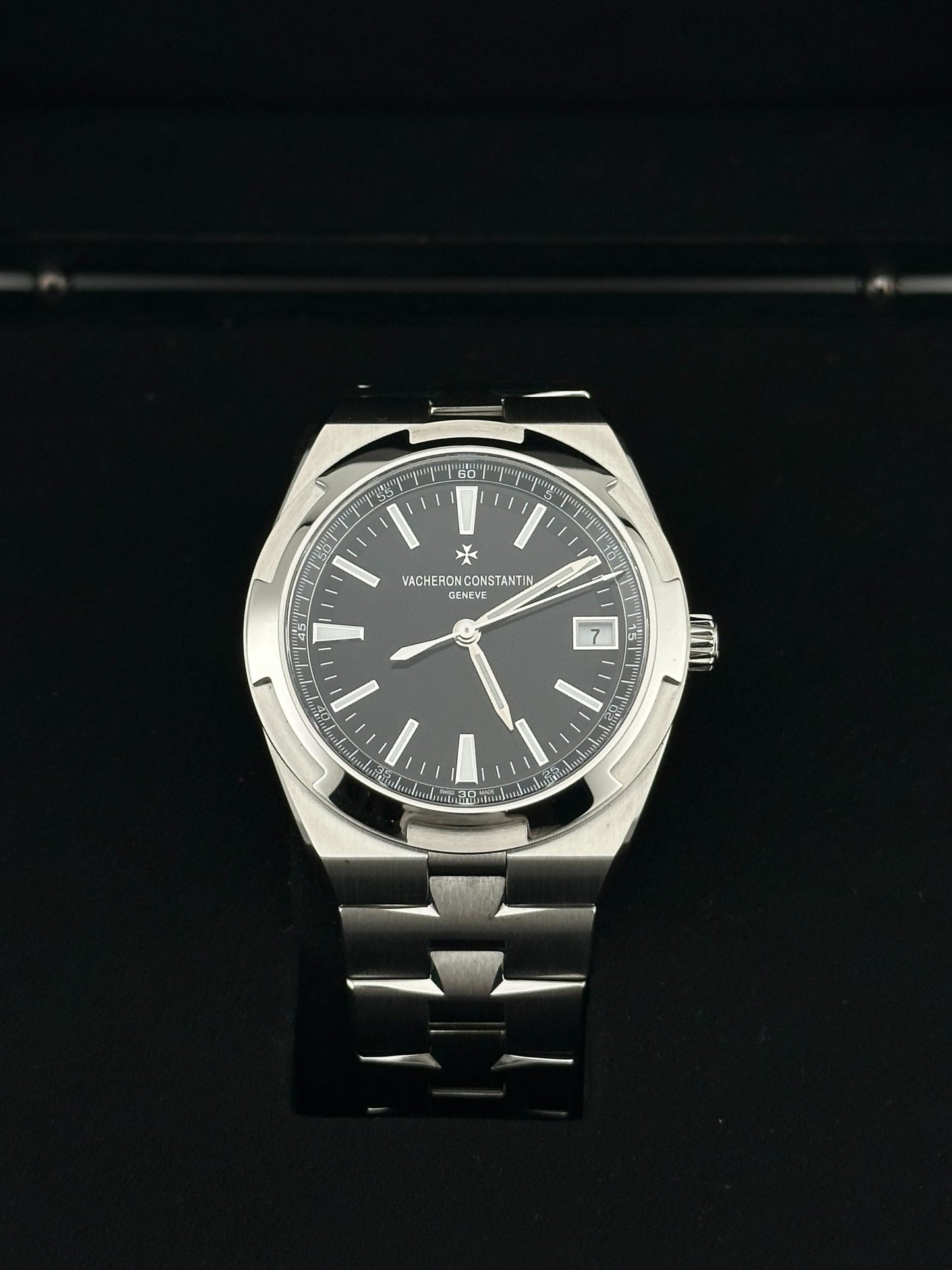 Vacheron Constantin Overseas 4500V/110A-B483 Steel Black Dial