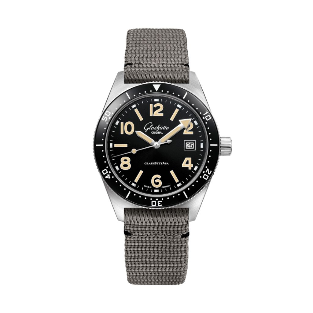 Glashuette Original SeaQ 39.50 mm Black Dial Stainless Steel Synthetic Strap, Grey 1-39-11-06-80-34