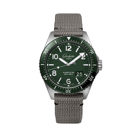 Glashuette Original SeaQ Panorama Date 43.20 mm Green Dial Stainless Steel Synthetic Strap, Grey 1-36-13-07-83-34