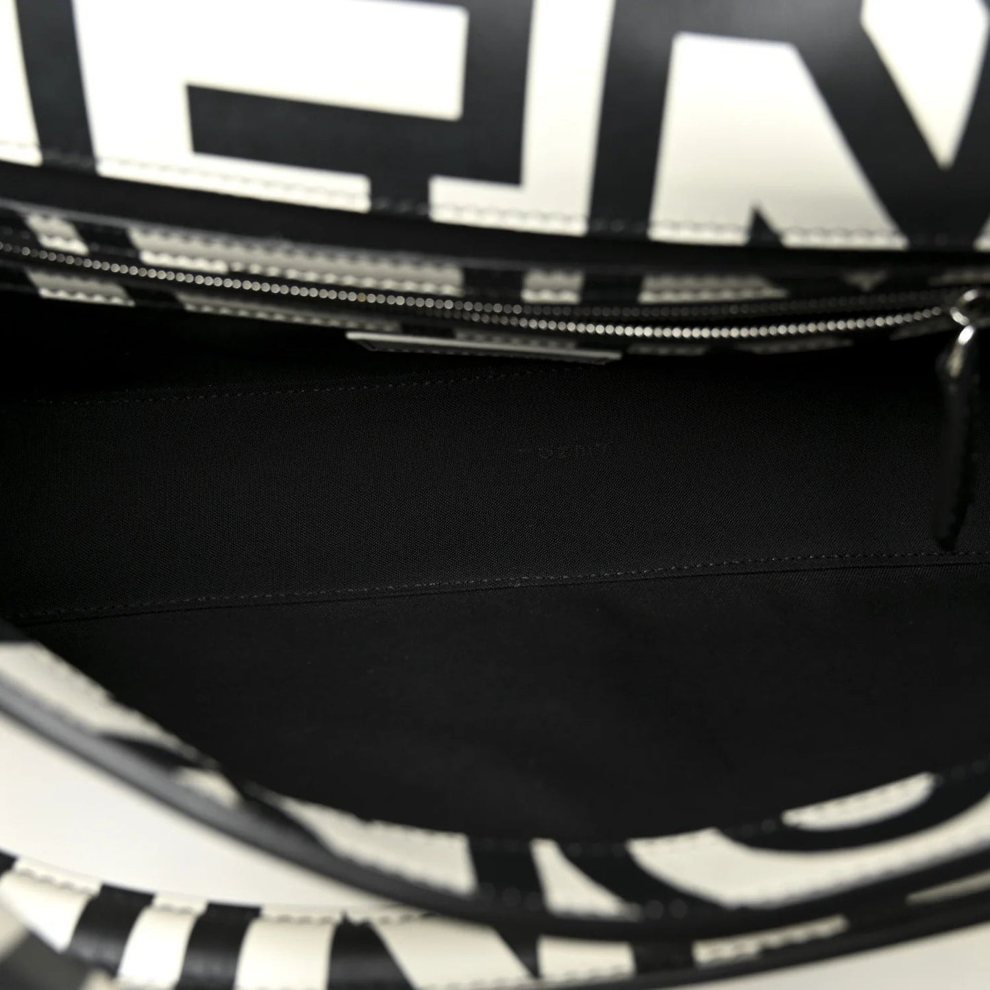 X MARC JACOBS Vitello Seta Logo Print Baguette White Black