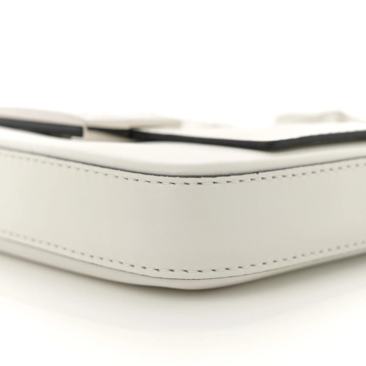 X MARC JACOBS Nappa Logo Phone Baguette White Black